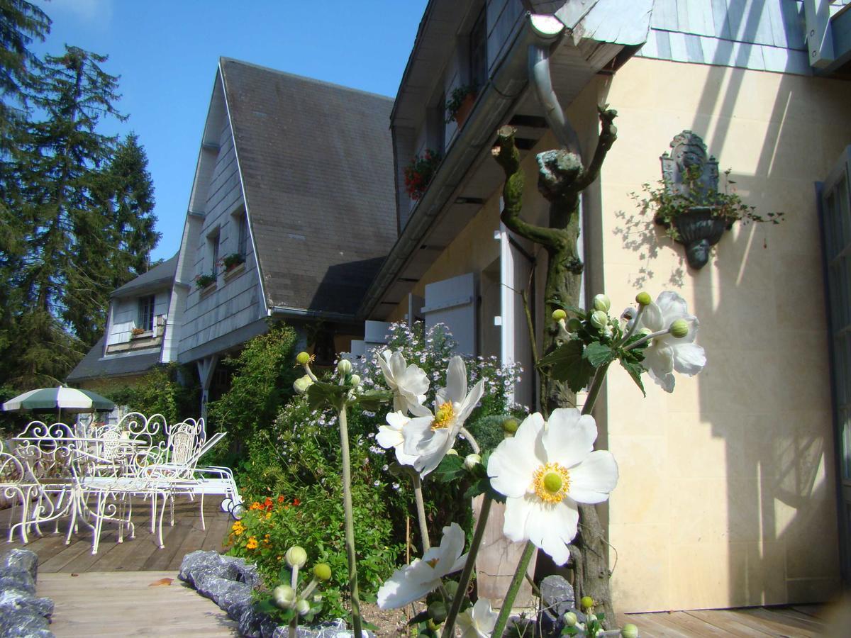 Le Jardin De Saint Jean Bed & Breakfast Exterior photo