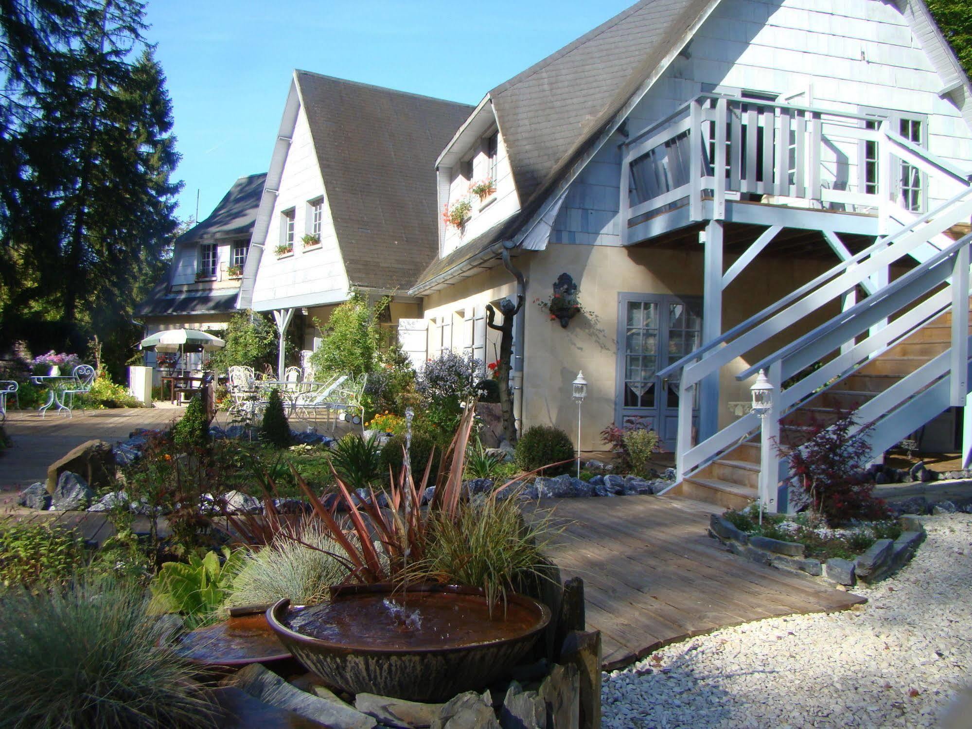 Le Jardin De Saint Jean Bed & Breakfast Exterior photo